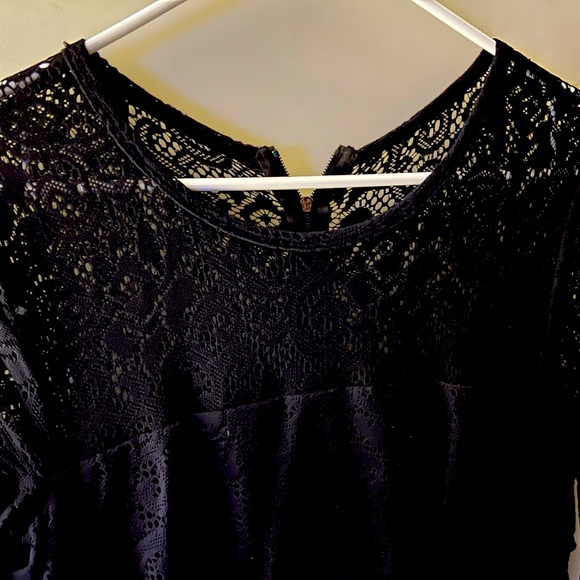 Laundry by Shelli Segal, lace black dress, worn once. Size 8. - Picture 4 of 7